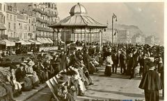 White-Rock-Baths-and-Parade-1908.